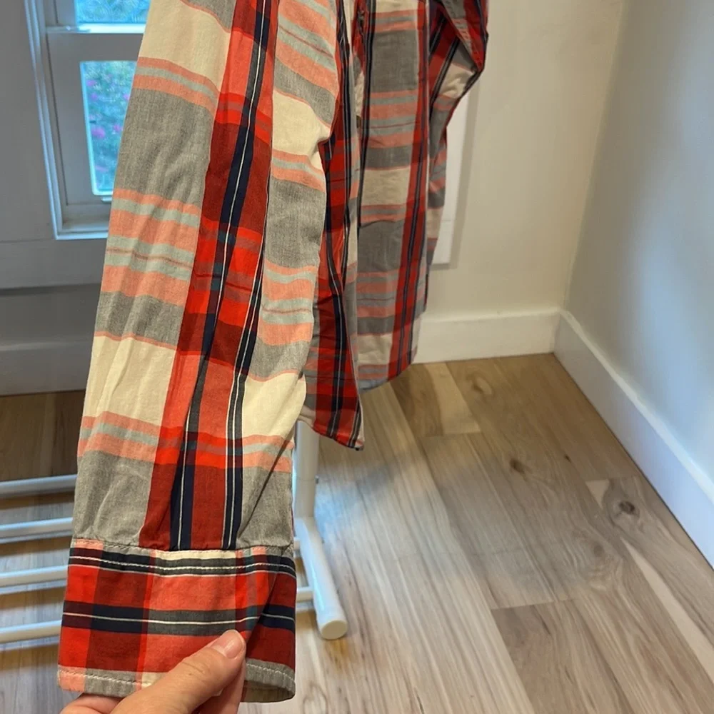 The north face mens plaid button down, Size Large
